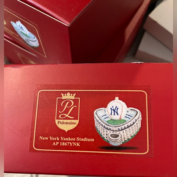 New York Yankees Baseball Stadium Polonaise Hand Blown Glass Christmas Ornament - Picture 6 of 8